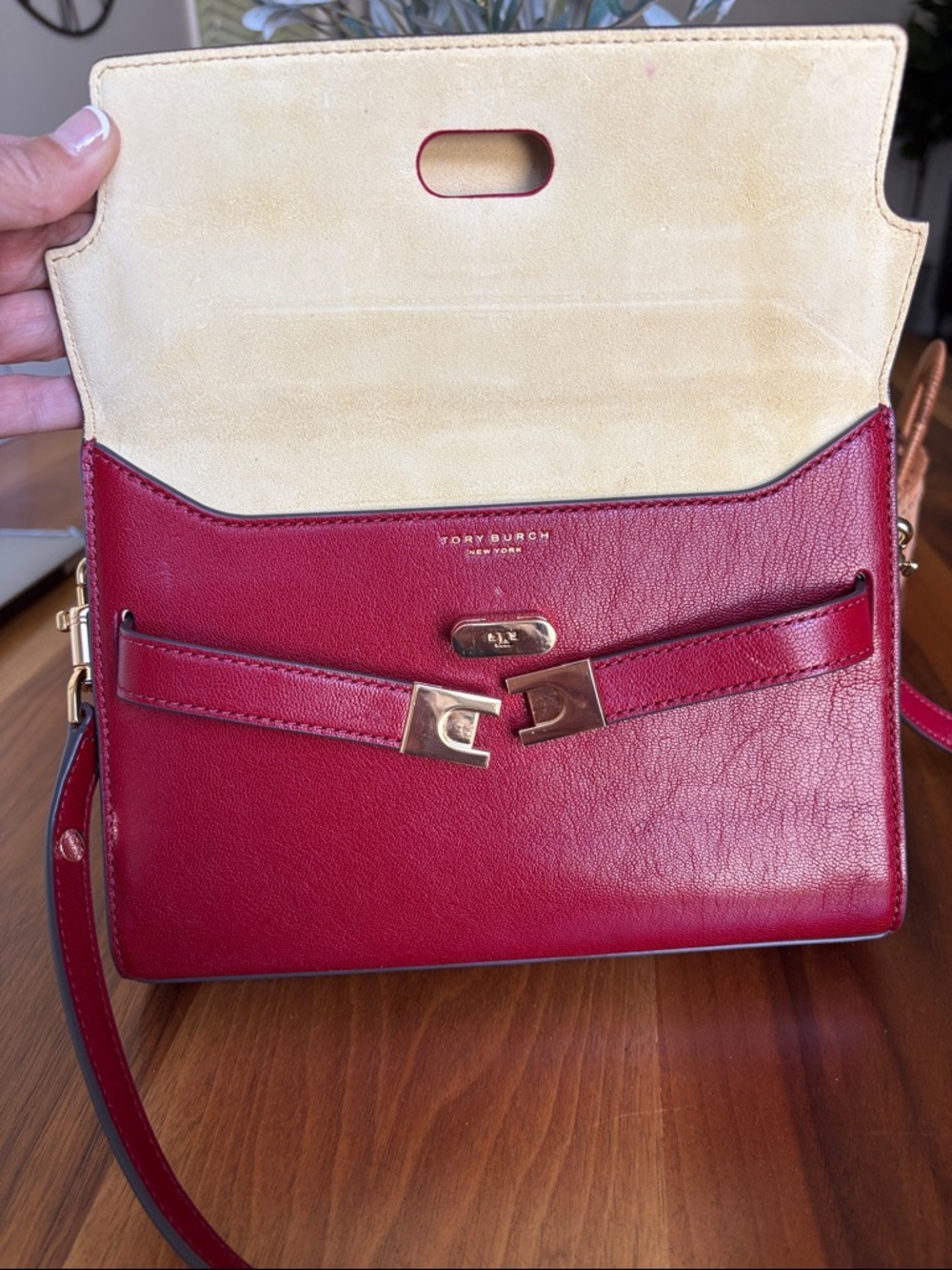Tory Burch Red Leather Crossbody with Gold Hardware - Picture 5 of 16
